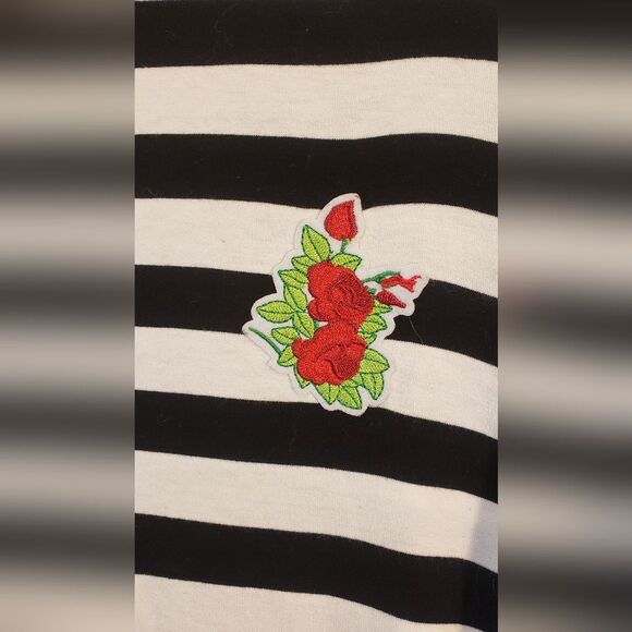 2/$25 🚨 Ashley Nell Tipton 1X Beautiful Graphic Rose Crewneck Striped T-Shirt - Picture 5 of 7